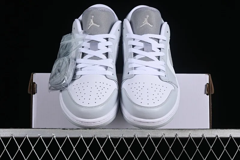 All categories Air Jordan Jordan series basketball shoes Air Jordan 1 Low Air Jordan 1 Low AJ1 Joe 1 white gray low-top cultural and leisure sports sneakers DC0774-106